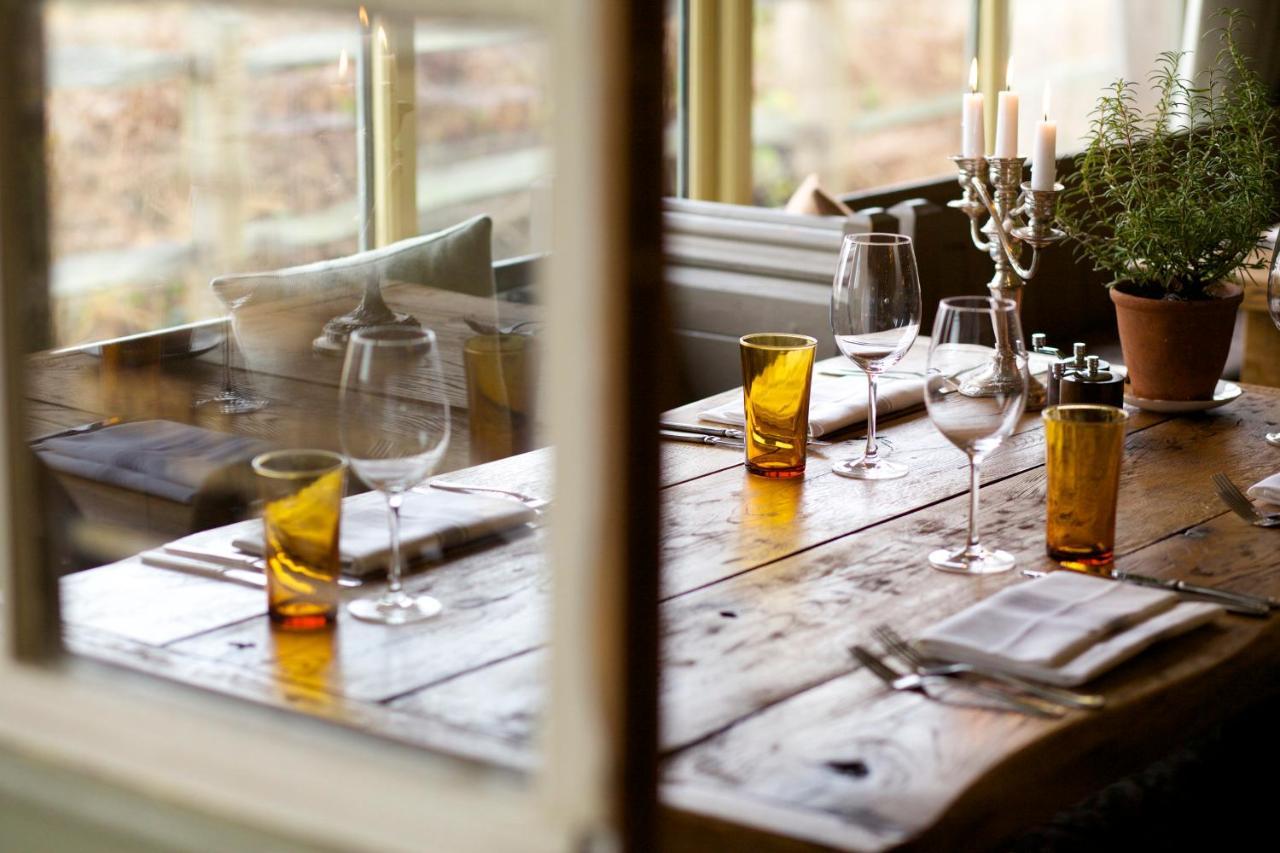펫워스 The Welldiggers Arms B&B 외부 사진